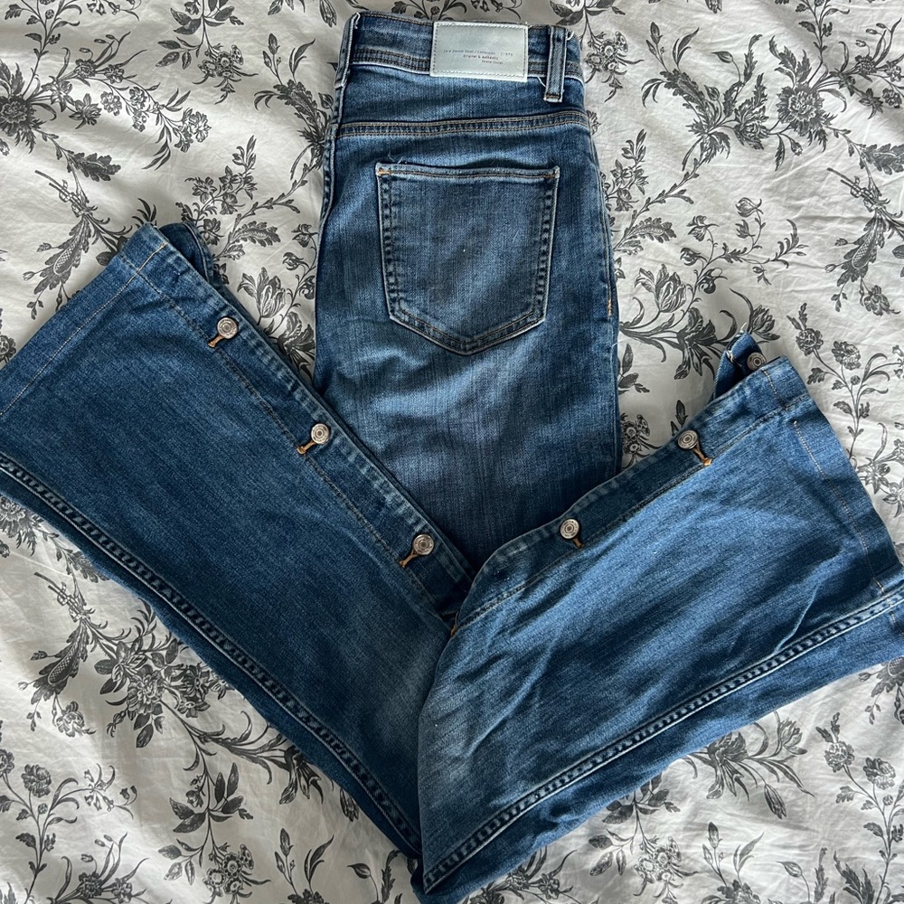 Flare jeans with buttons